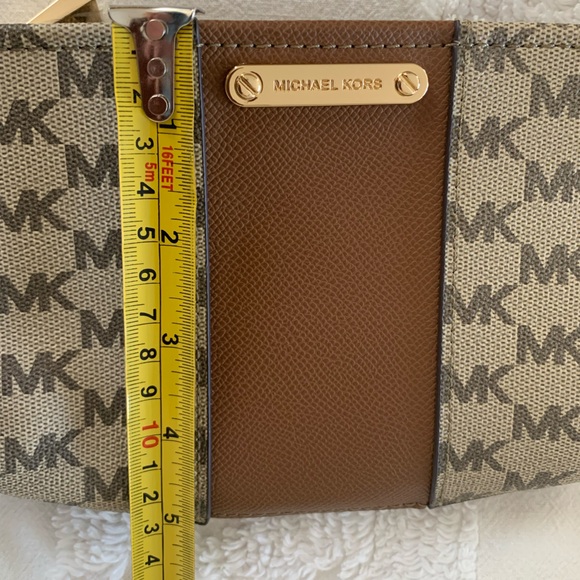 NWT Michael Kors Belt Bag: Beige/Brown, Gold Metal Logo, Synthetic Material L/XL - Picture 11 of 11
